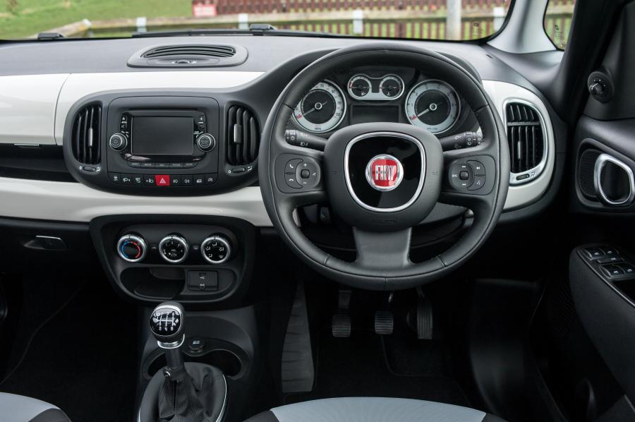  Fiat 500L 2014 года  (UK) (фото 19 из 19)